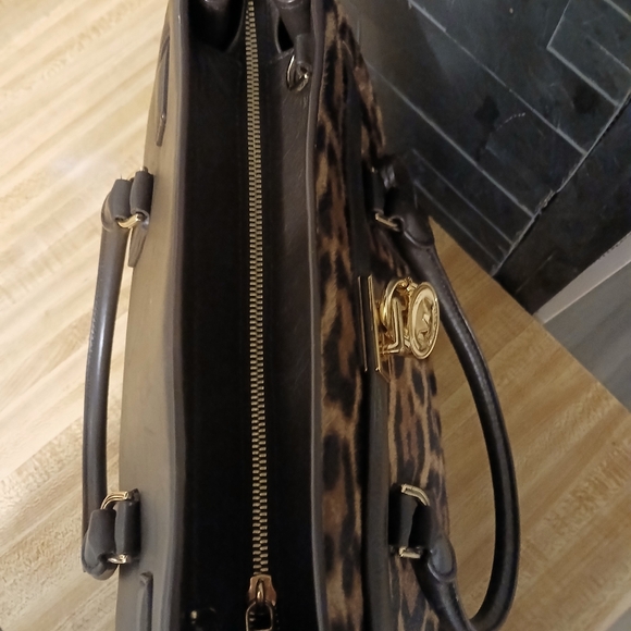 Michael Kors GORGEOUS Leopard Hamilton Tote - Picture 8 of 10